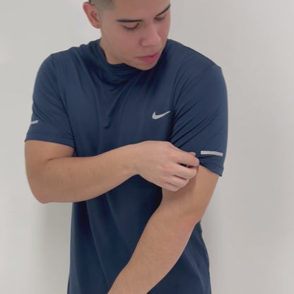 201 CAMISETA ESSENCIAL AZUL NK